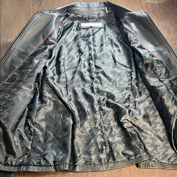 Wilsons Leather Women's Classic Black Jacket - Picture 6 of 12